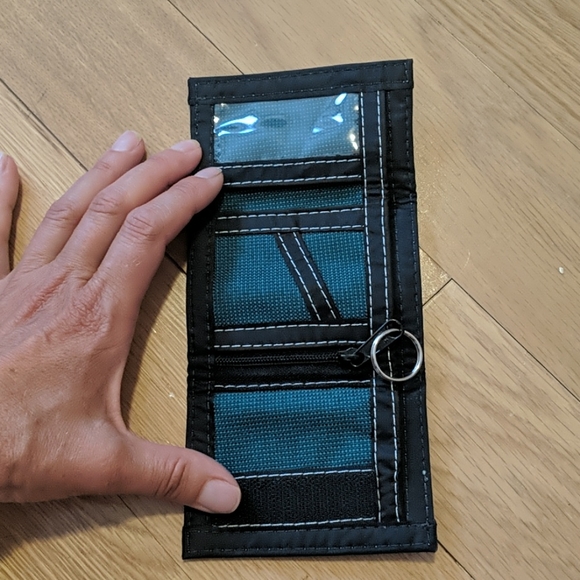 Small Trifold Wallet - Picture 2 of 2